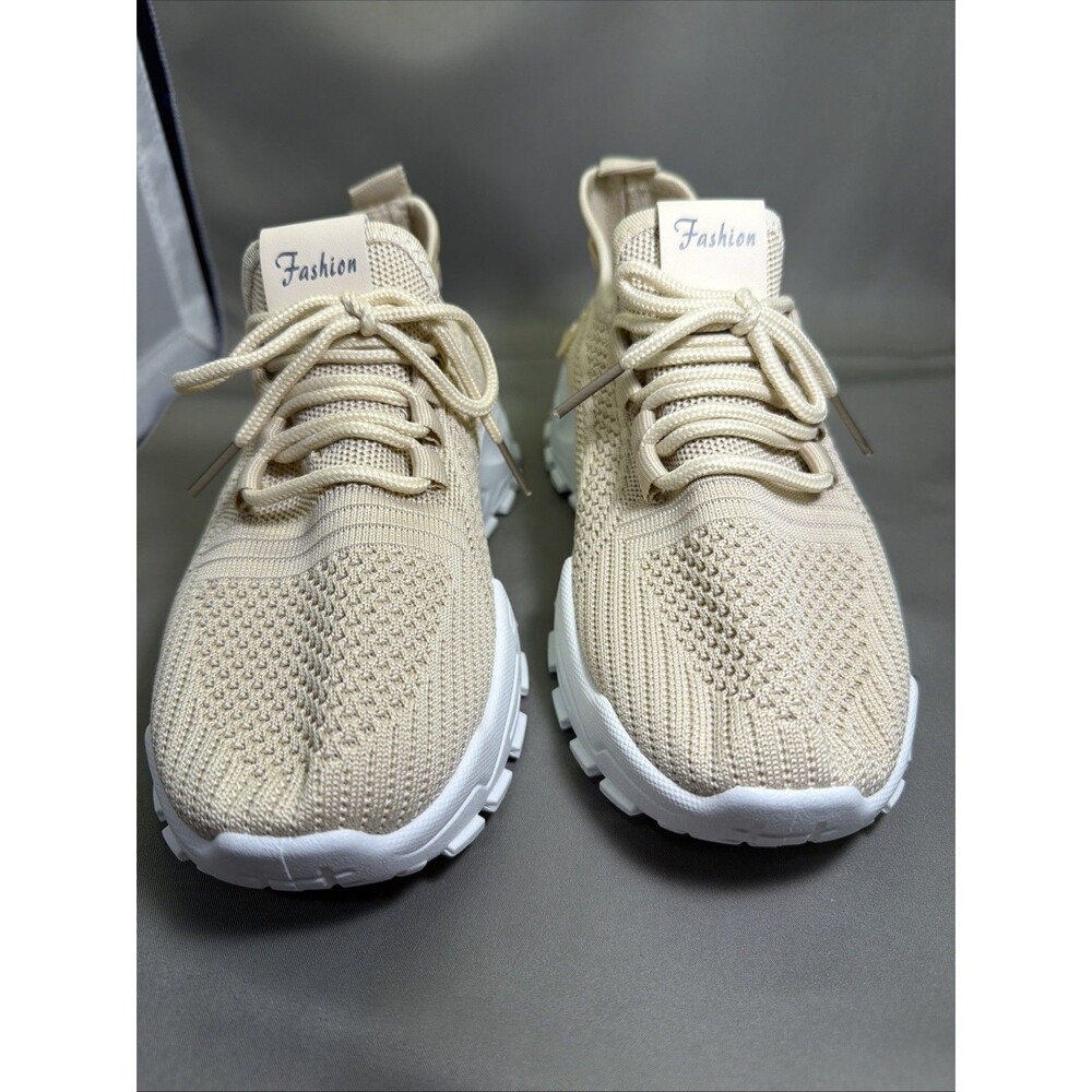New Fashion Breathable Mesh Running Sneakers or training shoes Size 7.5 Tan